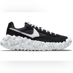 Nike Overbreak SP Black and White Sneakers with Textured Sole
